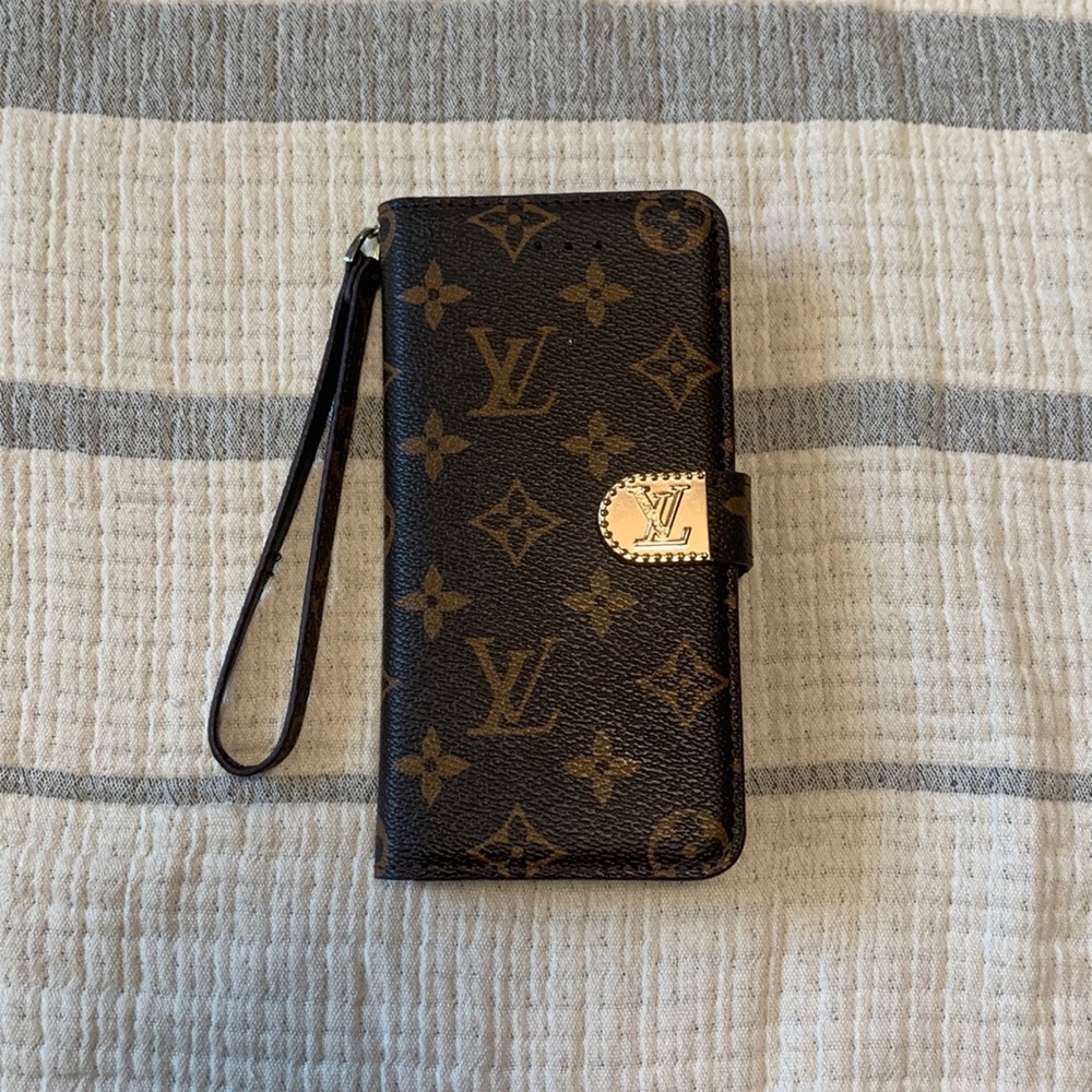 Louis Vuitton phone case/wallet